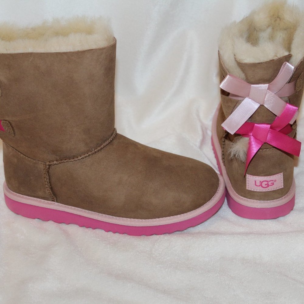 NIB YOUTH WOMEN'S UGG BAILEY BOW II WATER RESISTANT SUEDE BOOTS CHESTNUT PINK - Picture 6 of 8
